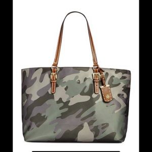 Tommy Hilfiger Camo Tote